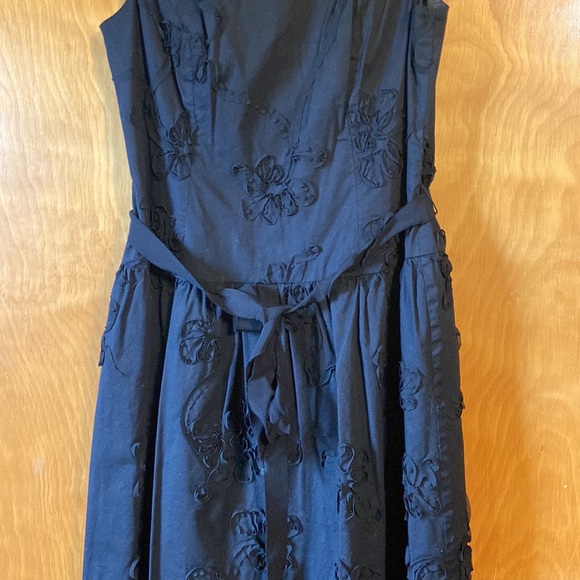 Evan-Picone Little Black Dresses. Size 6 - Picture 4 of 9